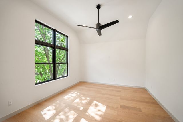 4235 Somerville Avenue, Dallas, TX 75206