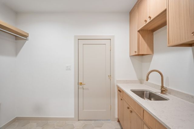 4235 Somerville Avenue, Dallas, TX 75206