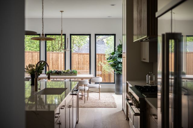 4235 Somerville Avenue, Dallas, TX 75206