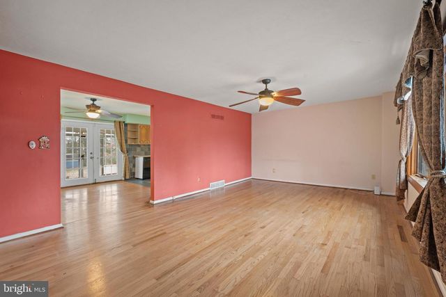 866 N BREWSTER RD, Vineland, NJ 08361