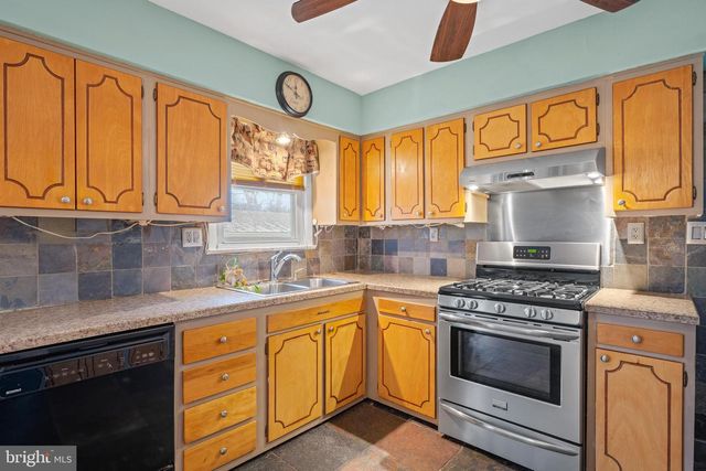 866 N BREWSTER RD, Vineland, NJ 08361