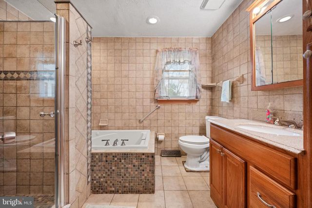 866 N BREWSTER RD, Vineland, NJ 08361