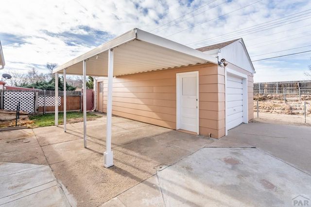 1523 Jerry Murphy Rd, Pueblo, CO 81001