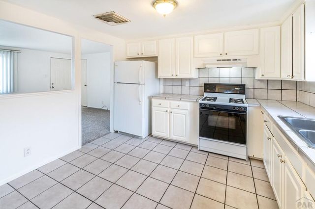 1523 Jerry Murphy Rd, Pueblo, CO 81001