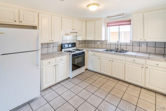 1523 Jerry Murphy Rd, Pueblo, CO 81001