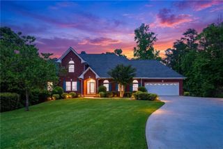 2744 Waters Edge Drive, Gainesville, GA 30504