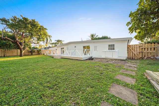 6934 Tradewind Way, Lake Worth, FL 33462