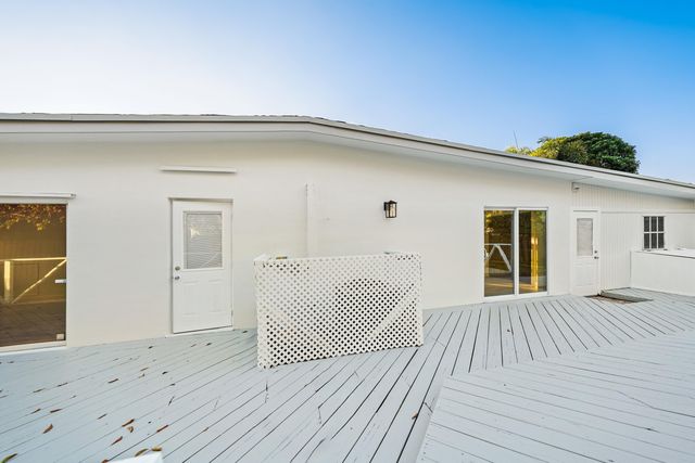 6934 Tradewind Way, Lake Worth, FL 33462