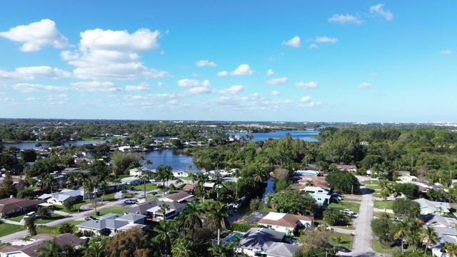 6934 Tradewind Way, Lake Worth, FL 33462
