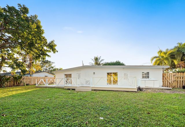 6934 Tradewind Way, Lake Worth, FL 33462