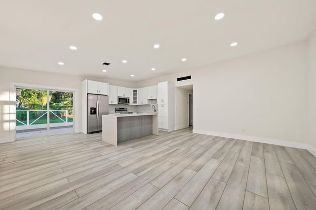 6934 Tradewind Way, Lake Worth, FL 33462