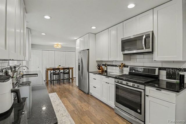 249 S Coats Road, Oxford, MI 48371
