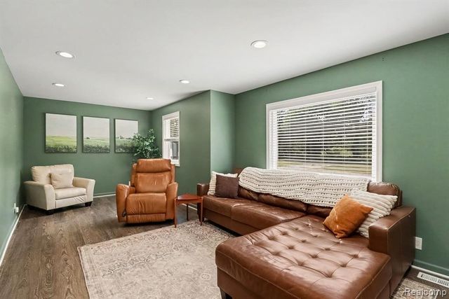 249 S Coats Road, Oxford, MI 48371