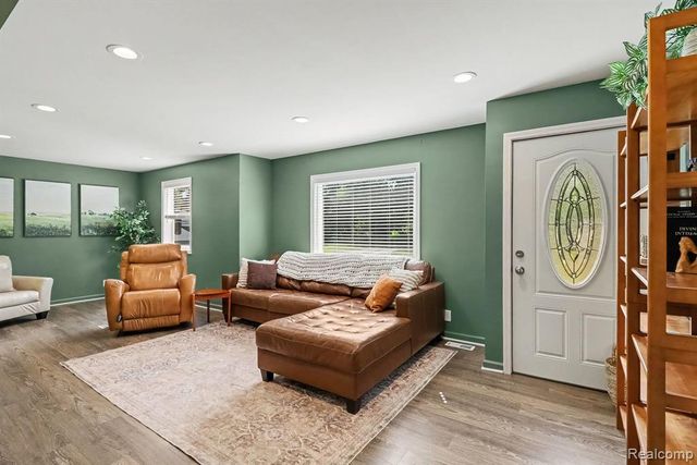 249 S Coats Road, Oxford, MI 48371