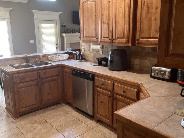 6013 Peacefield Cove, Benton, AR 72019