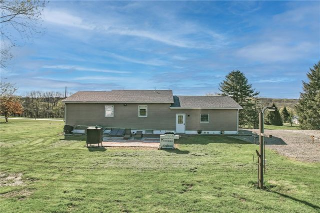 240 Hamburg Road, Hempfield Twp, PA 16125