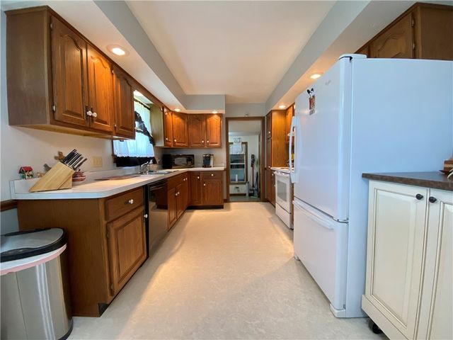 240 Hamburg Road, Hempfield Twp, PA 16125