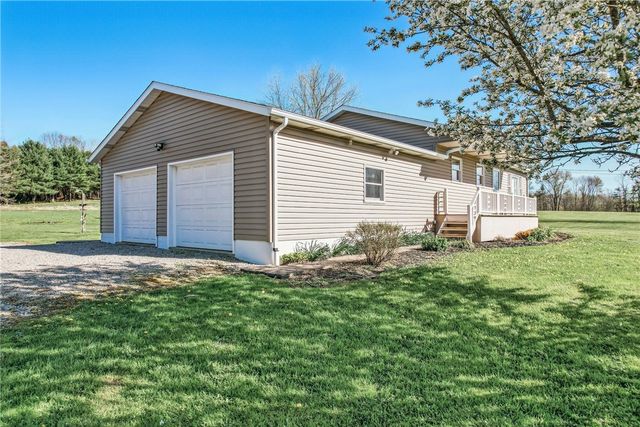 240 Hamburg Road, Hempfield Twp, PA 16125