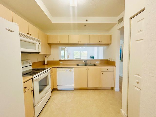 4723 Lucerne Lakes Boulevard E 634, Lake Worth, FL 33467