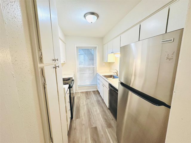 3822 Southway DR 103, Austin, TX 78704