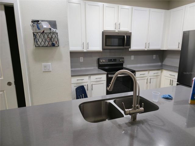 9067 MENEWA COURT, Orlando, FL 32825