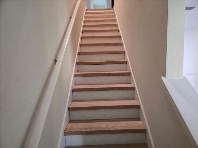 9067 MENEWA COURT, Orlando, FL 32825