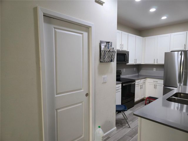 9067 MENEWA COURT, Orlando, FL 32825