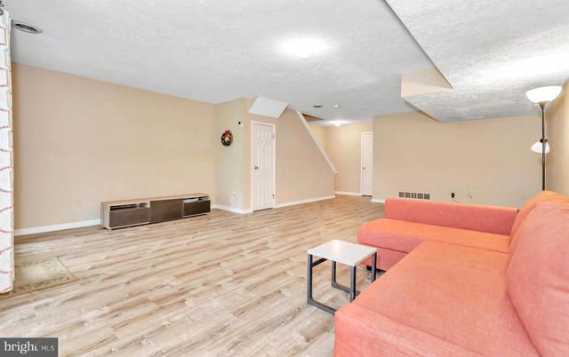 465 WOODSTOCK LN, Wilmington, DE 19808