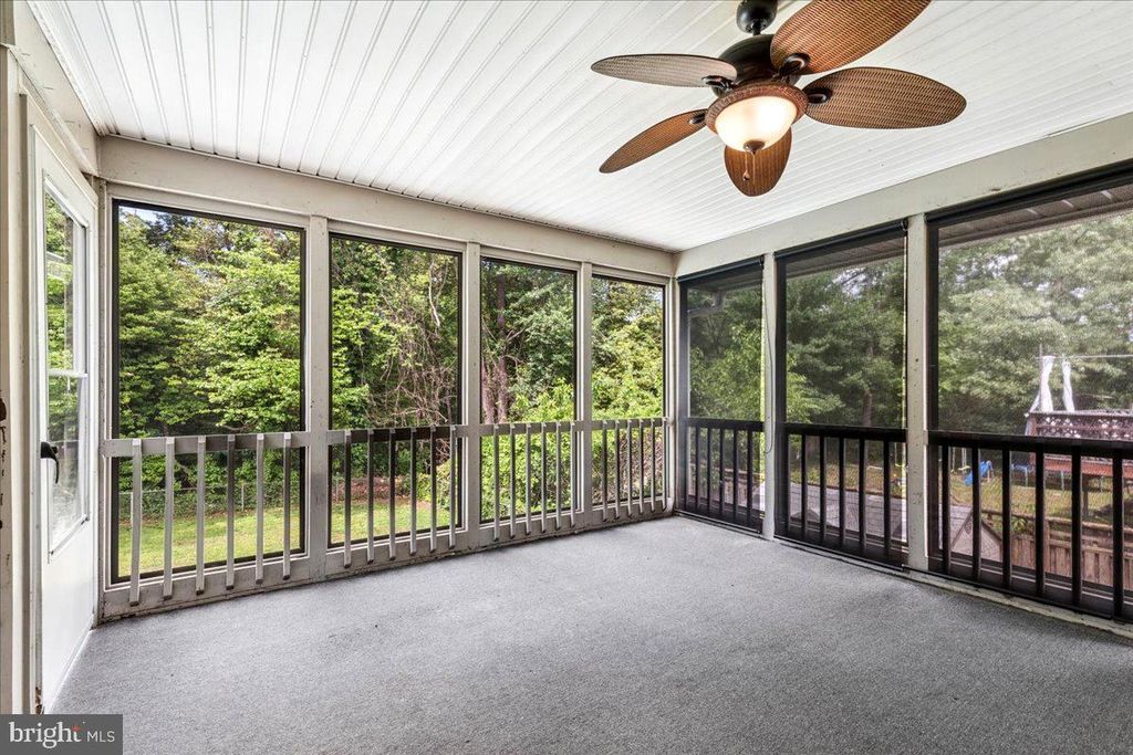 Image 11 of property listing at 456 RUTH RD, Arnold, MD 21012