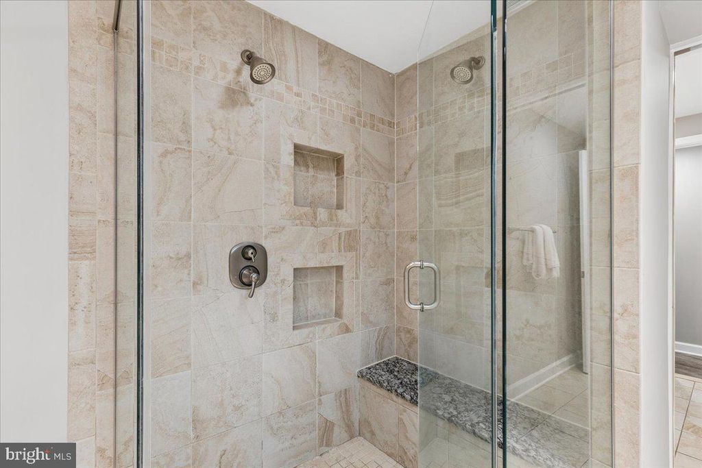 Image 23 of property listing at 456 RUTH RD, Arnold, MD 21012