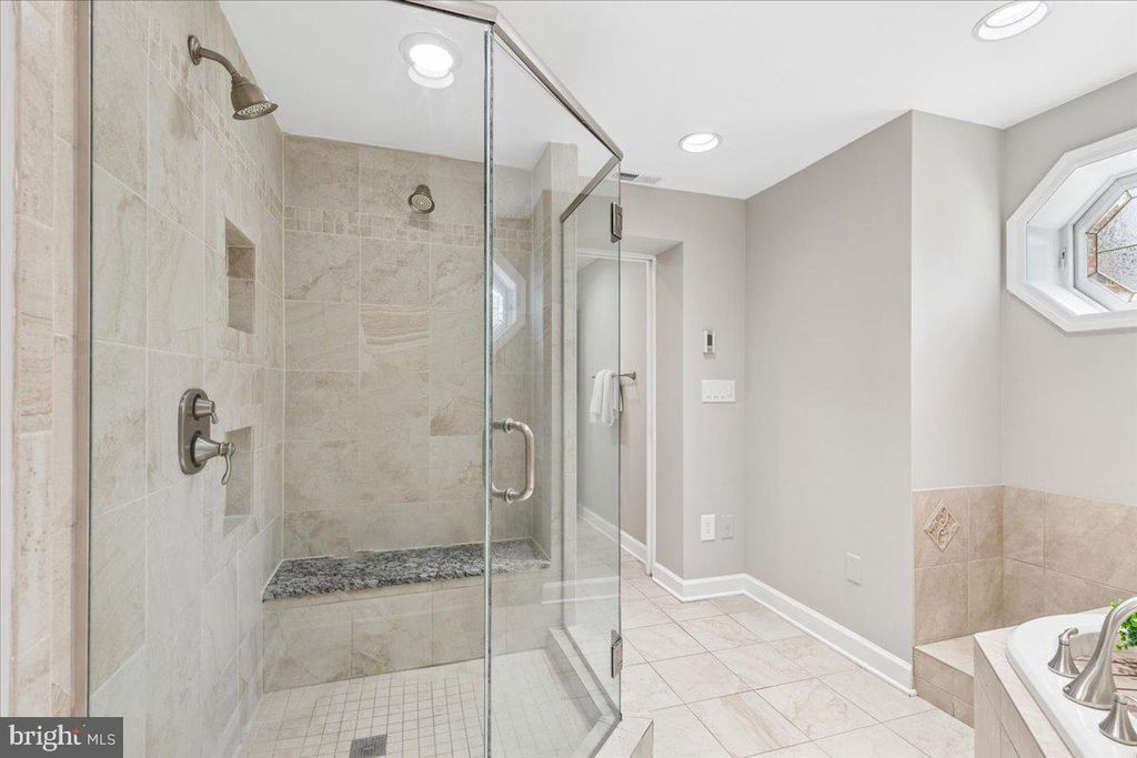 Image 24 of property listing at 456 RUTH RD, Arnold, MD 21012