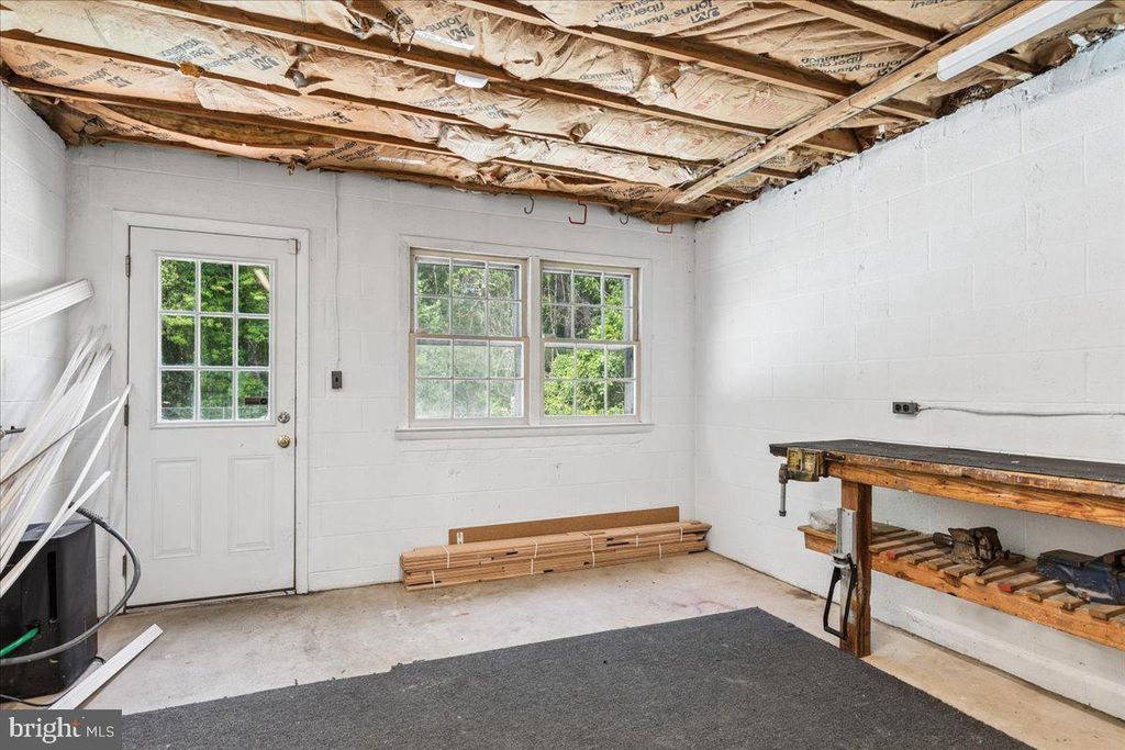 Image 27 of property listing at 456 RUTH RD, Arnold, MD 21012