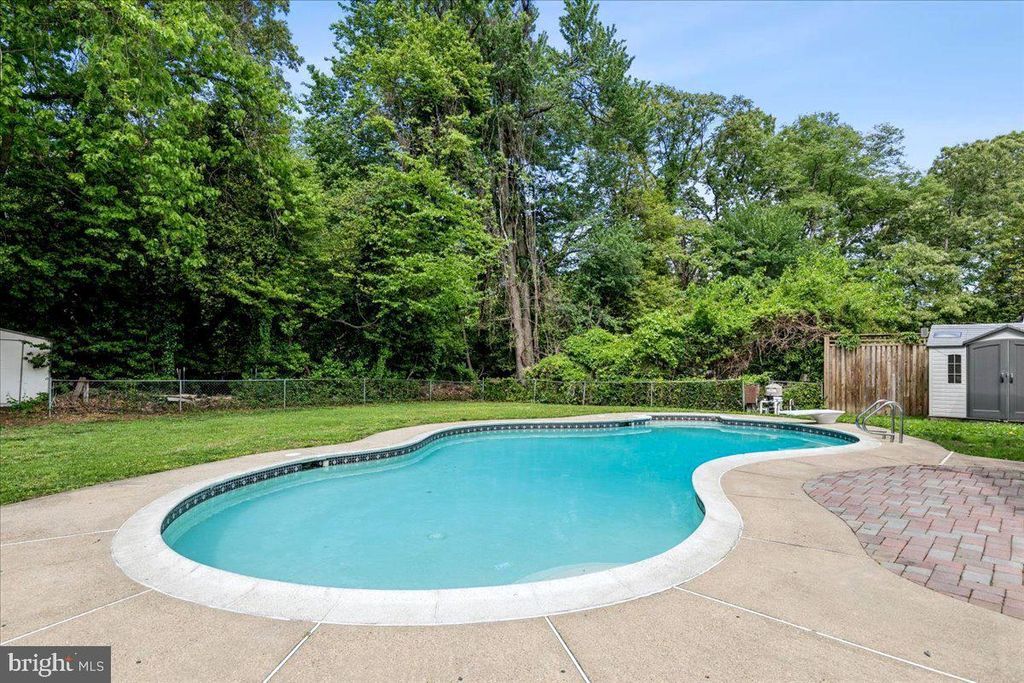 Image 28 of property listing at 456 RUTH RD, Arnold, MD 21012