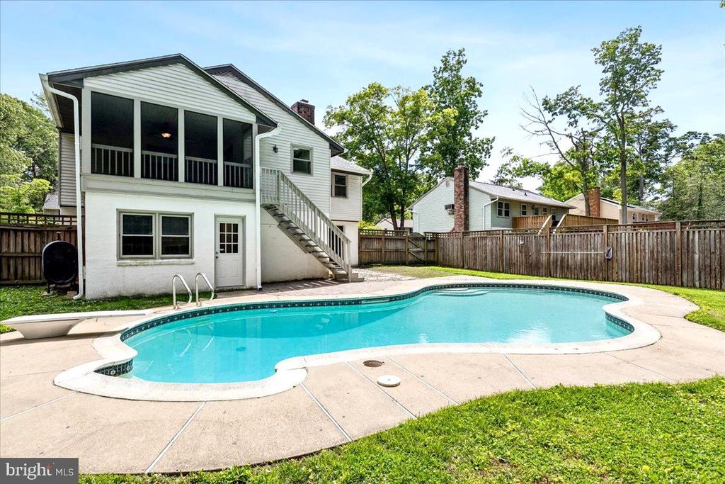 Image 31 of property listing at 456 RUTH RD, Arnold, MD 21012