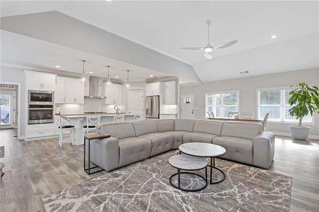 4201 Holly Springs Road, Gillsville, GA 30543