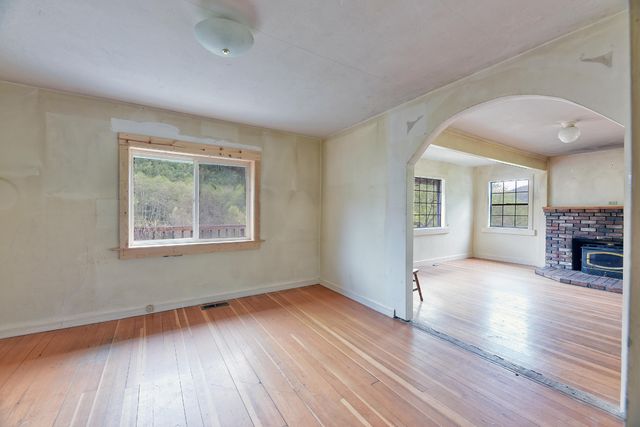 6285 Thompson Creek Road, Applegate, OR 97530