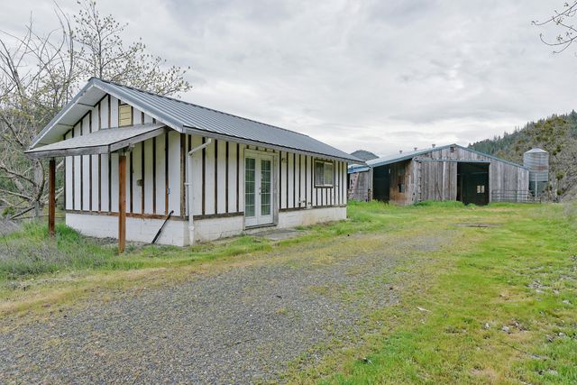 6285 Thompson Creek Road, Applegate, OR 97530