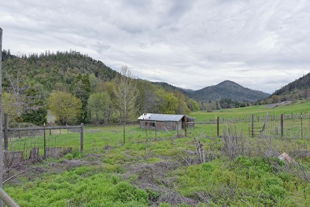 6285 Thompson Creek Road, Applegate, OR 97530