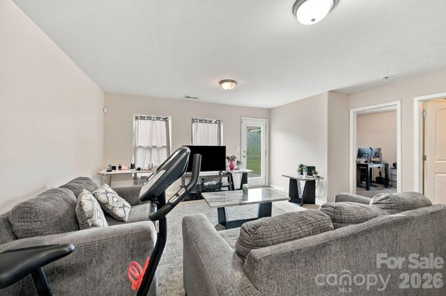 2142 Cindy Lane, Charlotte, NC 28216