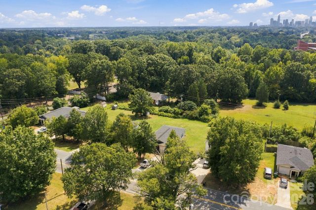 2142 Cindy Lane, Charlotte, NC 28216