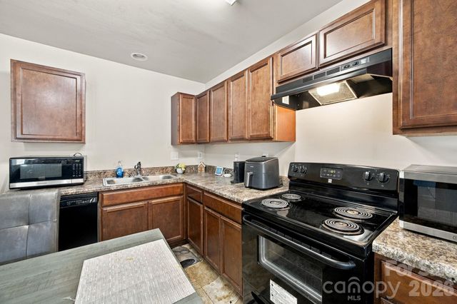 2142 Cindy Lane, Charlotte, NC 28216