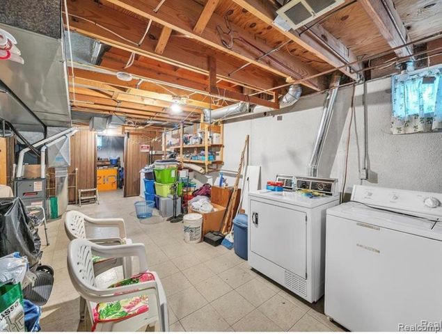 15220 Garfield B, Redford, MI 48239