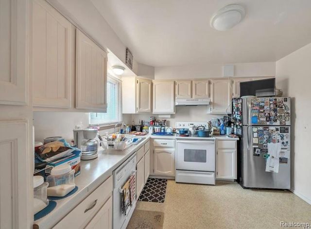 15220 Garfield B, Redford, MI 48239