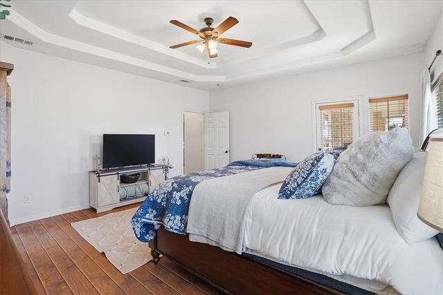 279 County Road 302, George West, TX 78022