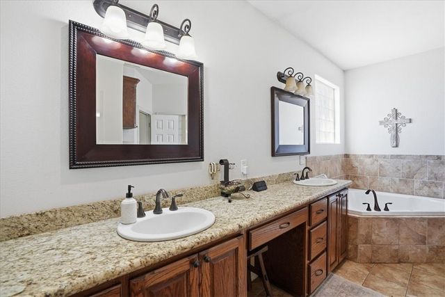 279 County Road 302, George West, TX 78022