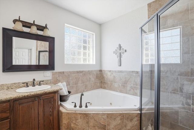 279 County Road 302, George West, TX 78022