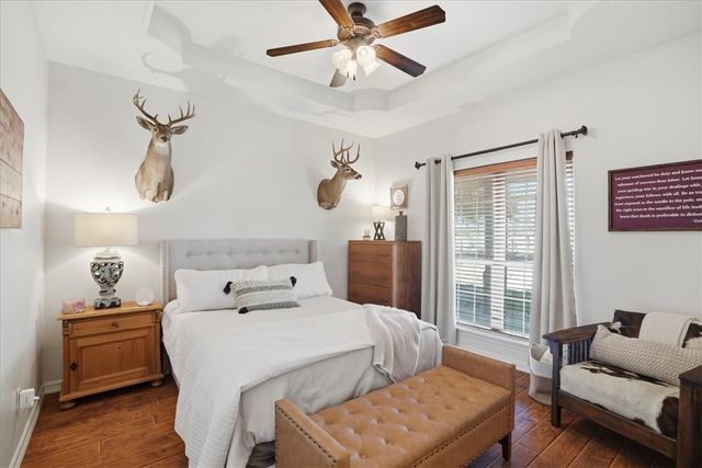 279 County Road 302, George West, TX 78022