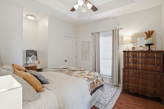 279 County Road 302, George West, TX 78022