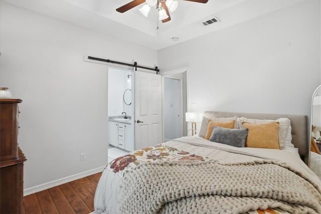 279 County Road 302, George West, TX 78022