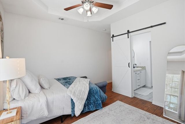 279 County Road 302, George West, TX 78022